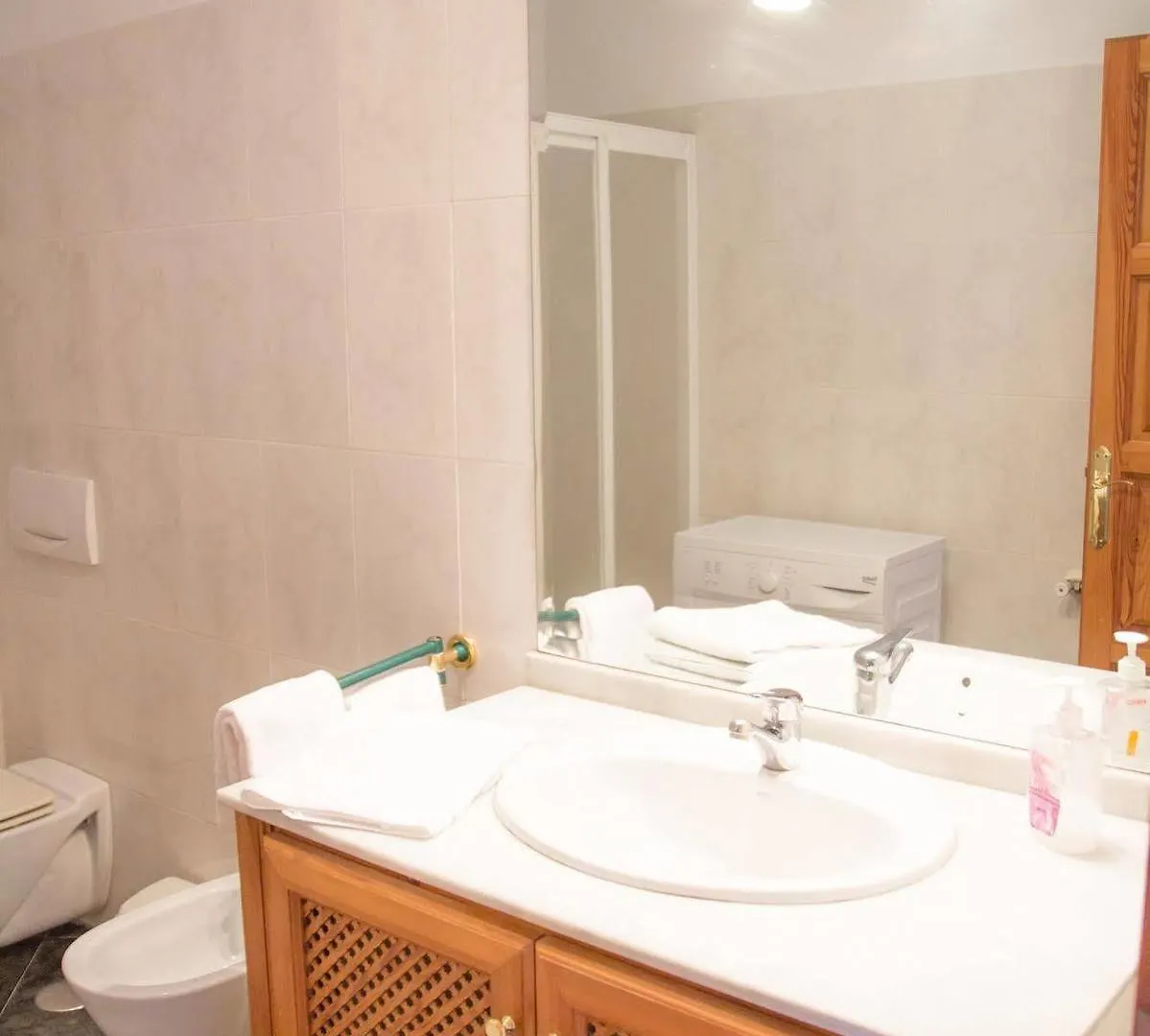 At Almoraide Rooms Suites (Adults Only) 네르하 0*,  스페인