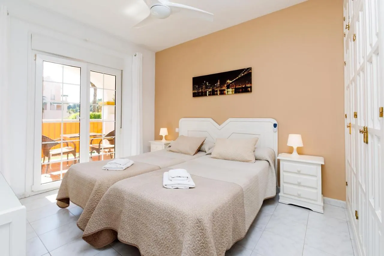 At Almoraide Rooms Suites (Adults Only) 네르하 0*,