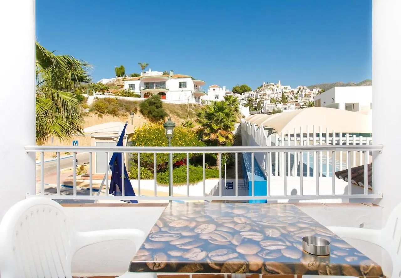 נרחה At Almoraide Rooms Suites (Adults Only)