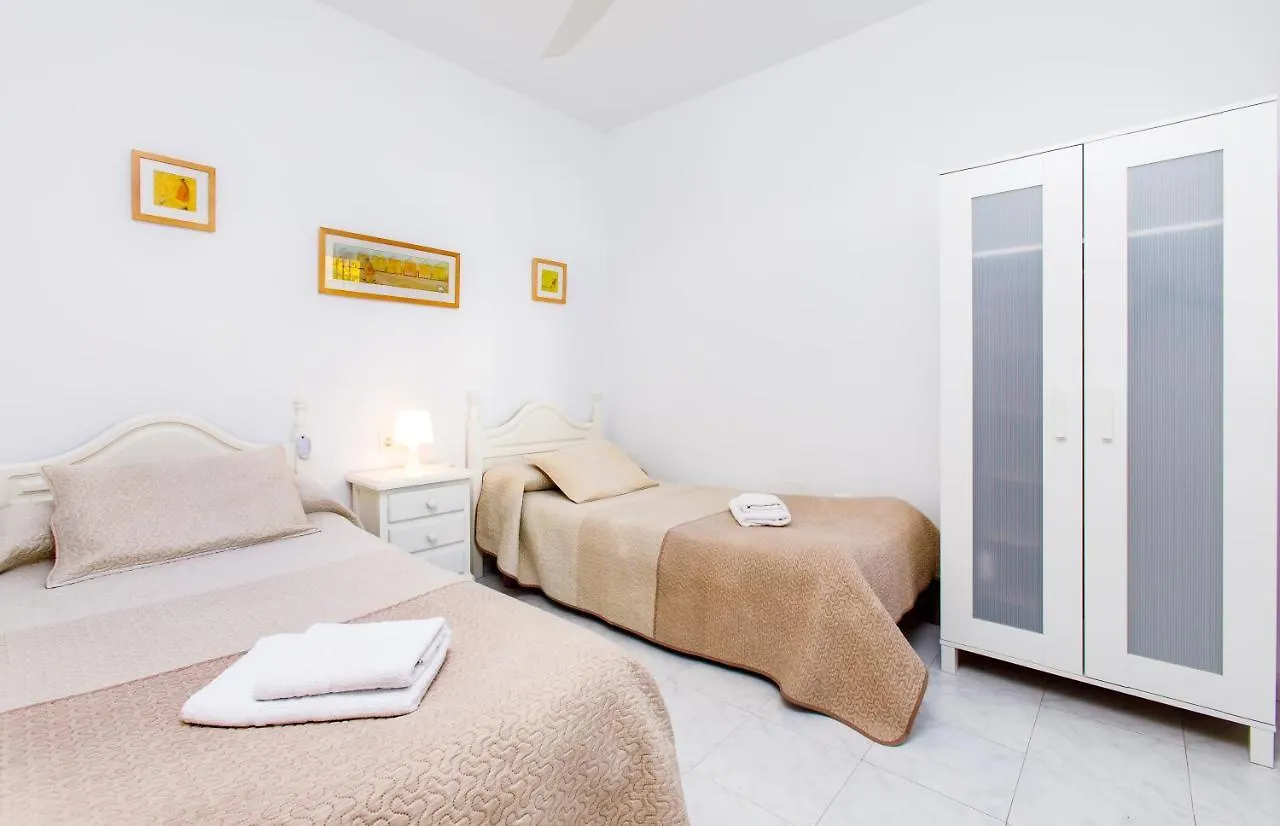 נרחה At Almoraide Rooms Suites (Adults Only)