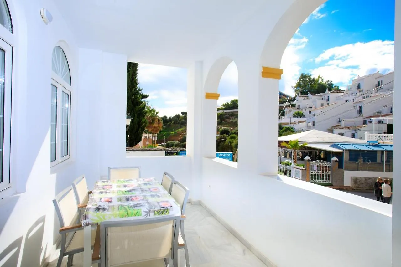 דירה נרחה At Almoraide Rooms Suites (Adults Only)