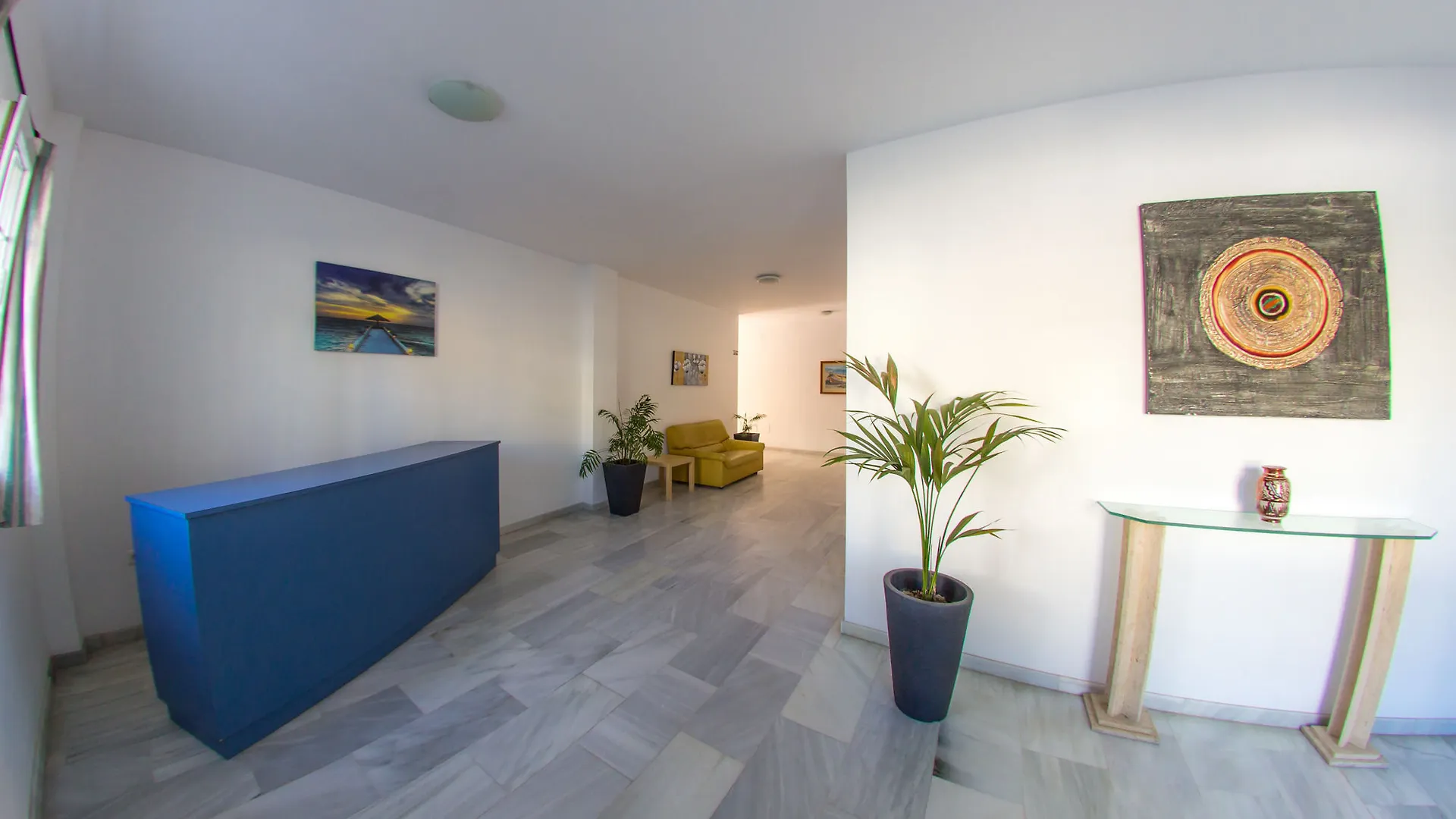 דירה נרחה At Almoraide Rooms Suites (Adults Only) ספרד